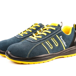 Low shoes with laces-82